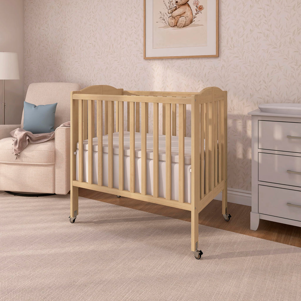 2-in-1 Portable Mini Crib with Mattress U745